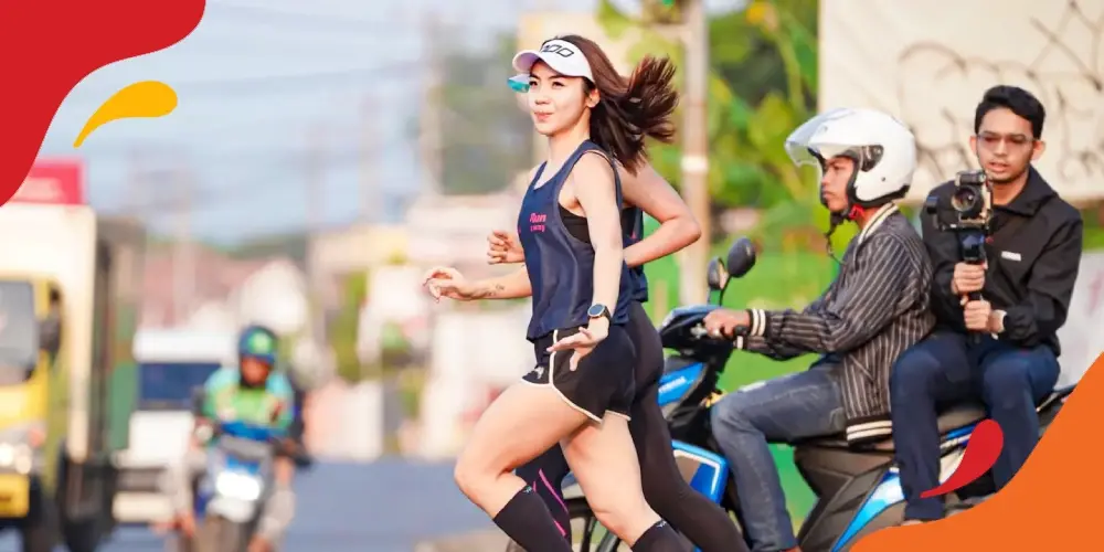 pelari kalcer bikin konten